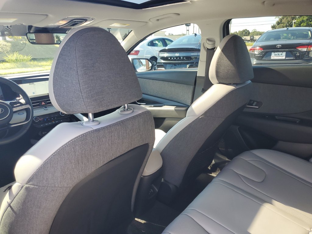 Used 2026 Hyundai Elantra Limited FWD image 24