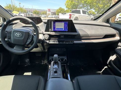 Used 2023 Toyota Prius XLE FWD image 20