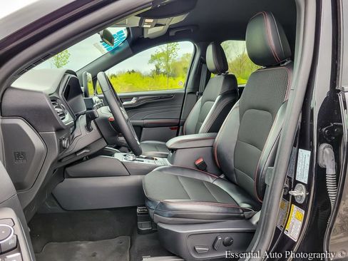Used 2025 Ford Escape ST-Line AWD/4WD image 8