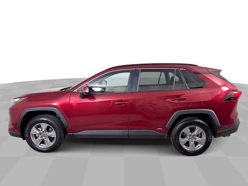 Used 2022 Toyota RAV4 XLE w/ Convenience Package AWD/4WD image 5