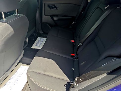 Used 2023 Nissan Rogue S image 13