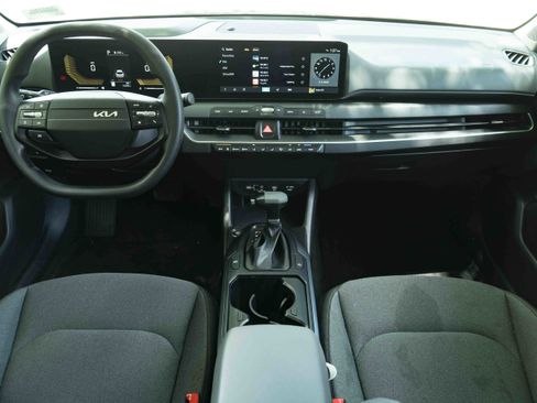 Used 2025 Kia K4 FWD image 25