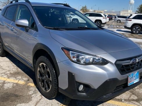 Used 2021 Subaru Crosstrek 2.0i Premium image 3
