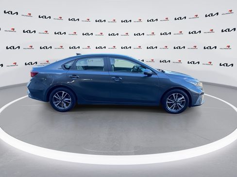 Used 2022 Kia Forte LXS FWD image 9
