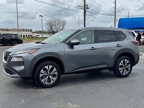 Used 2023 Nissan Rogue SV FWD image 3