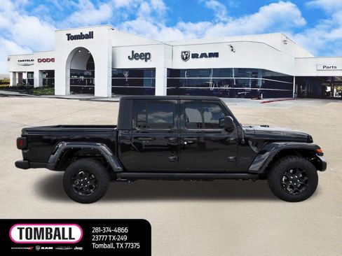 Used 2023 Jeep Gladiator Sport AWD/4WD image 8