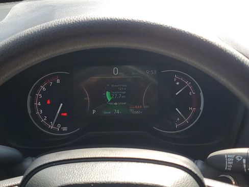 Used 2025 Toyota RAV4 XLE FWD image 22