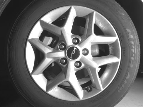 Used 2025 Kia Soul LX w/ LX Technology Package FWD image 12