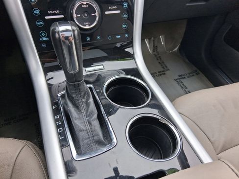 Used 2012 Ford Edge Limited image 24