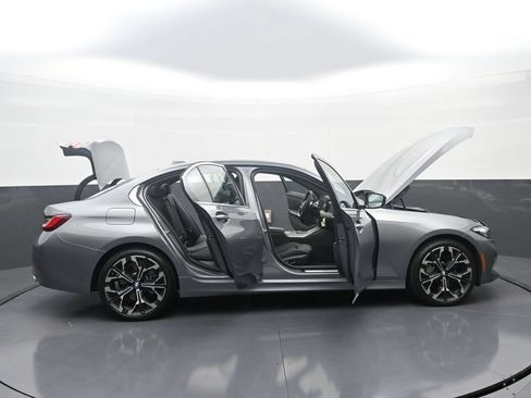 Used 2025 BMW 330i xDrive Sedan AWD/4WD image 44