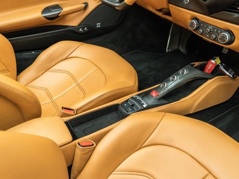 Used 2018 Ferrari 488 Spider image 51