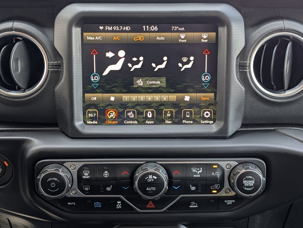 Used 2023 Jeep Wrangler Unlimited Sahara w/ Cold Weather Group AWD/4WD image 22