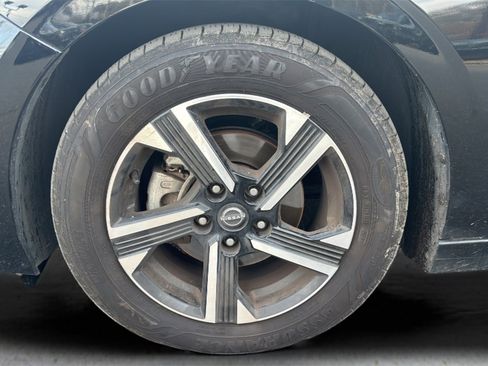 Used 2024 Nissan Sentra SV image 9