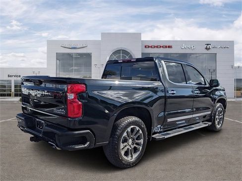 Used 2024 Chevrolet Silverado 1500 High Country image 3