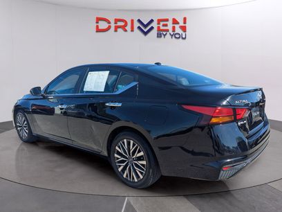 Used 2023 Nissan Altima 2.5 SV