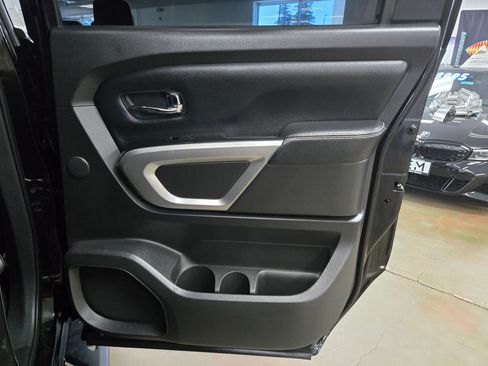 Used 2016 Nissan Titan PRO-4X w/ Pro-4x Convenience Package image 24