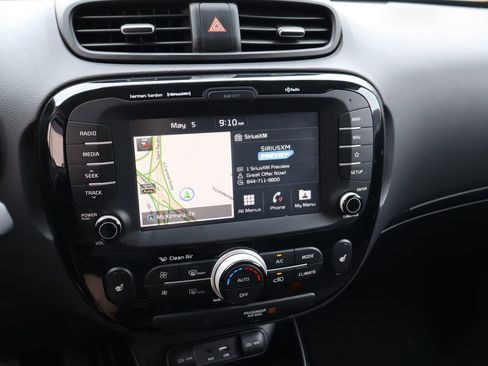 Used 2018 Kia Soul ! w/ Tech Package FWD image 6