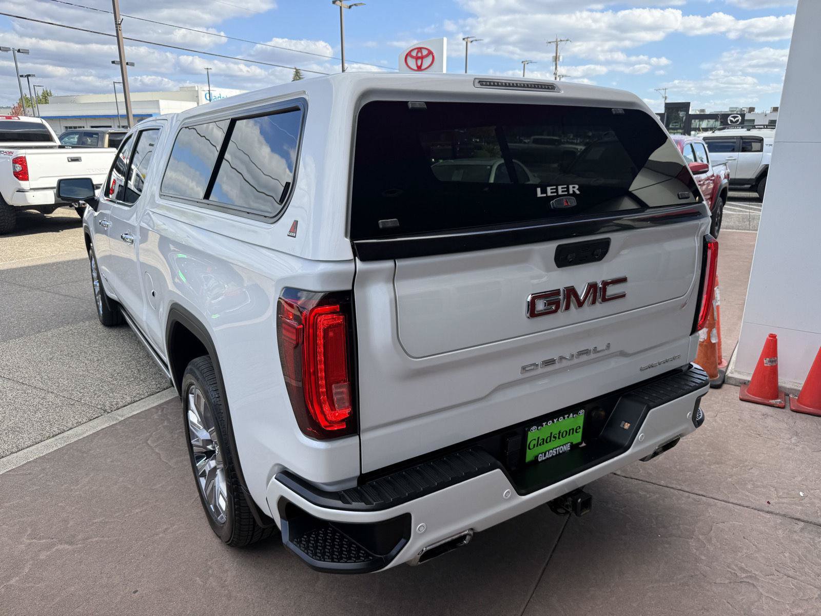 Used 2024 GMC Sierra 1500 Denali AWD/4WD image 4