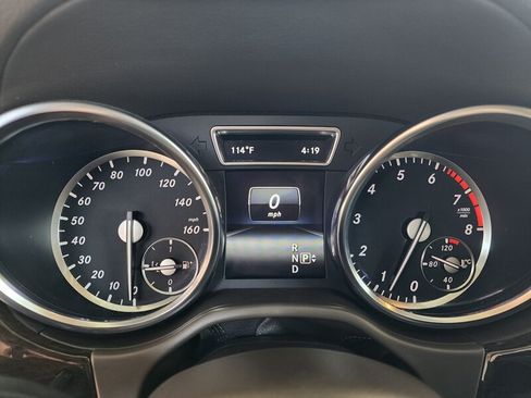 Used 2015 Mercedes-Benz GL 450 4MATIC w/ Lighting Package image 34