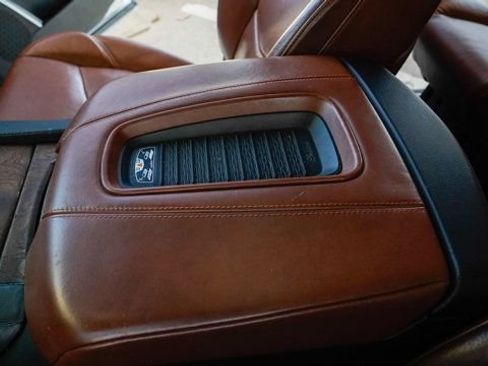 Used 2019 Cadillac Escalade ESV Premium Luxury RWD image 55
