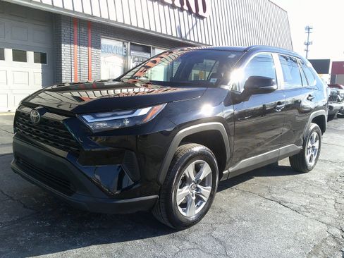 Used 2024 Toyota RAV4 XLE image 10