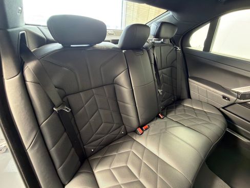 Certified 2023 BMW 740i w/ Parking Assistance Package image 31