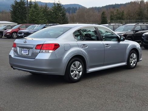 Used 2013 Subaru Legacy 2.5i image 8