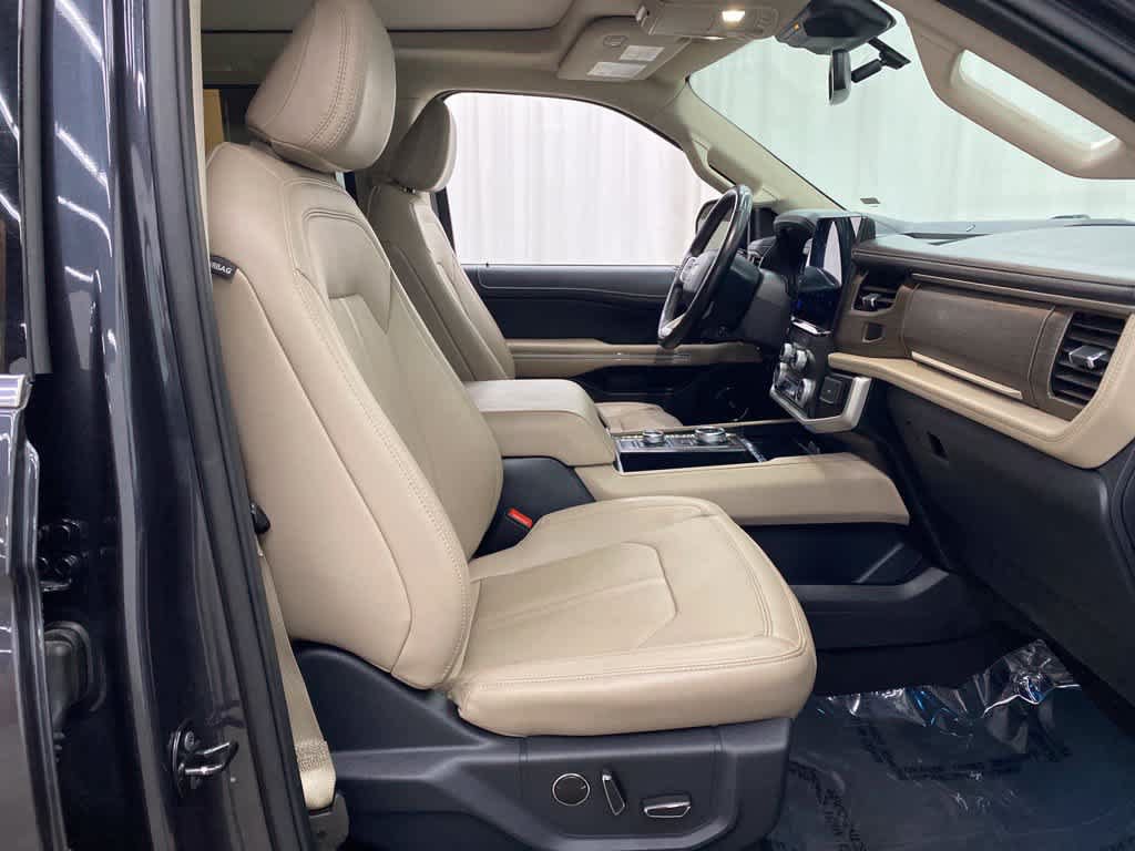 Used 2024 Ford Expedition Limited AWD/4WD image 18