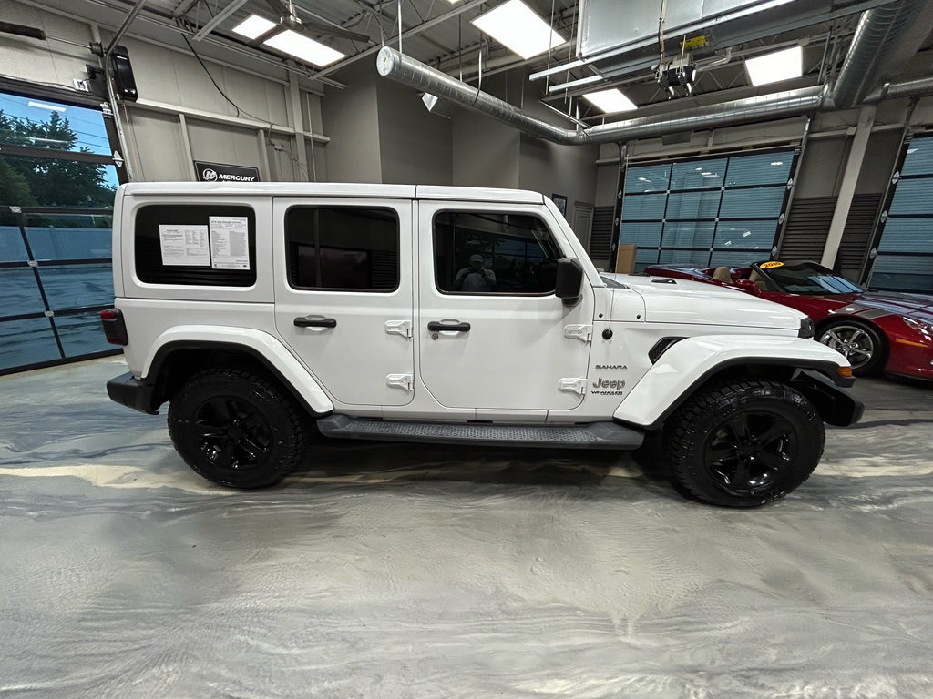 Used 2018 Jeep Wrangler Unlimited Sahara AWD/4WD image 27