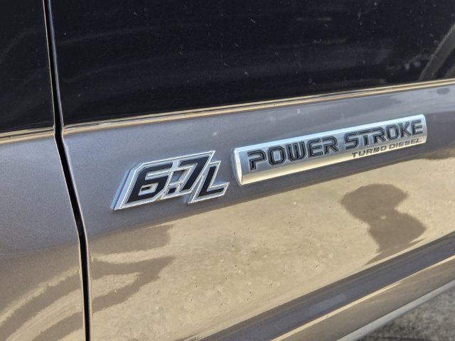 Used 2022 Ford F250 Lariat w/ Lariat Ultimate Package AWD/4WD image 5