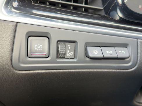 Certified 2023 Cadillac XT6 Premium Luxury w/ Technology Package image 17