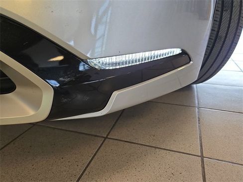 Used 2025 Toyota Prius Plug-In Hybrid image 28