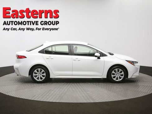 Used 2022 Toyota Corolla LE image 44