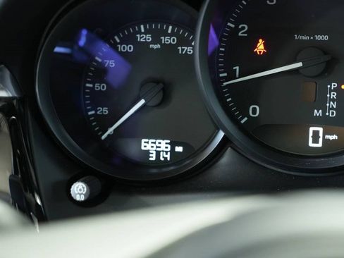 Used 2025 Porsche Macan image 15