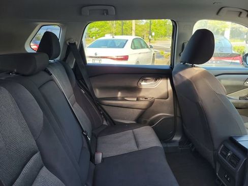 Used 2024 Nissan Rogue SV image 34