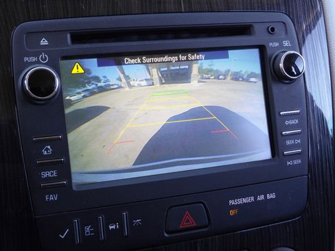 Used 2017 Chevrolet Traverse LT image 28