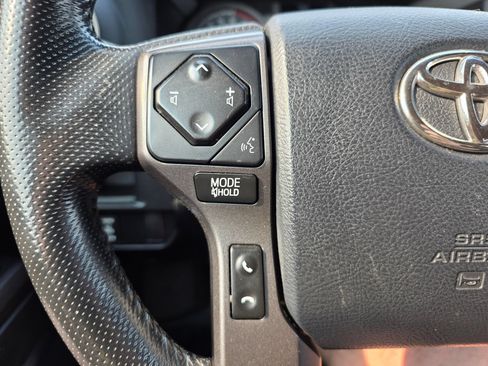 Used 2016 Toyota Tacoma TRD Sport AWD/4WD image 21