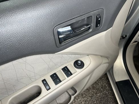 Used 2010 Mercury Milan image 14