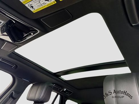 Used 2021 Land Rover Range Rover Westminster Edition image 16