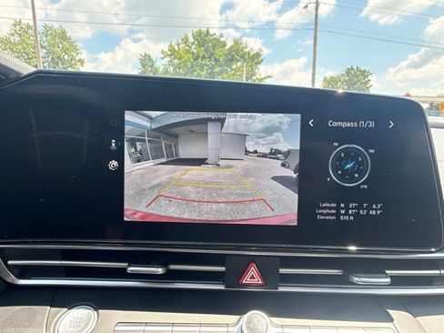 Used 2025 Hyundai Elantra SEL FWD image 24