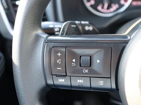 Used 2024 Nissan Rogue SV FWD image 29