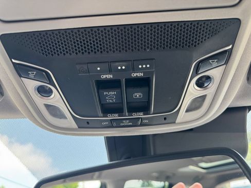 Used 2016 Honda Pilot Elite image 30