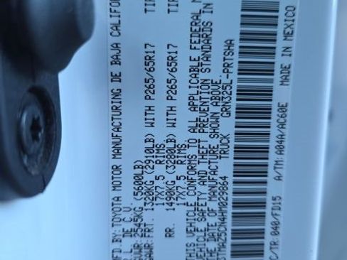 Used 2017 Toyota Tacoma 2WD Double Cab image 9