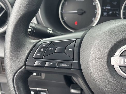 New 2025 Nissan Kicks Play S image 33