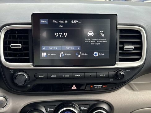 Used 2025 Hyundai Venue SEL FWD image 26