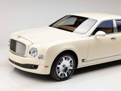Used 2012 Bentley Mulsanne RWD image 33