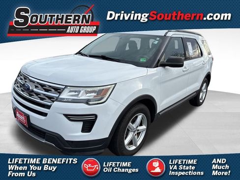 Used 2018 Ford Explorer XLT image 1