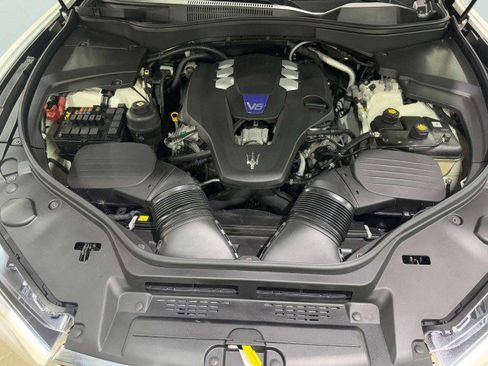 Used 2017 Maserati Levante S image 44