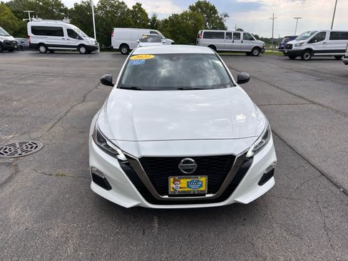 Used 2022 Nissan Altima 2.5 SR FWD image 2