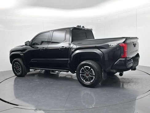 Used 2025 Toyota Tacoma TRD Sport w/ TRD Sport Upgrade Package AWD/4WD image 5